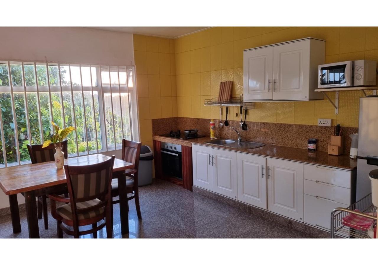 Holiday Home Baie Lazare  Экстерьер фото