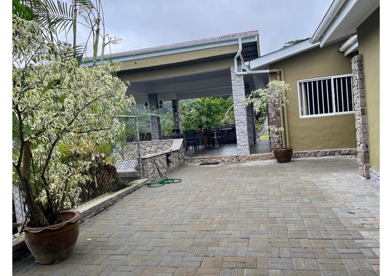 Holiday Home Baie Lazare  Экстерьер фото